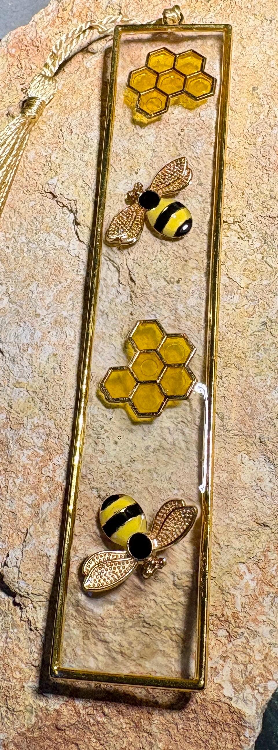 Bumble Bee & Honeycomb Resin Bookmark | Insect Lover Gift Bookmarks Consecrated Jewelry Co.